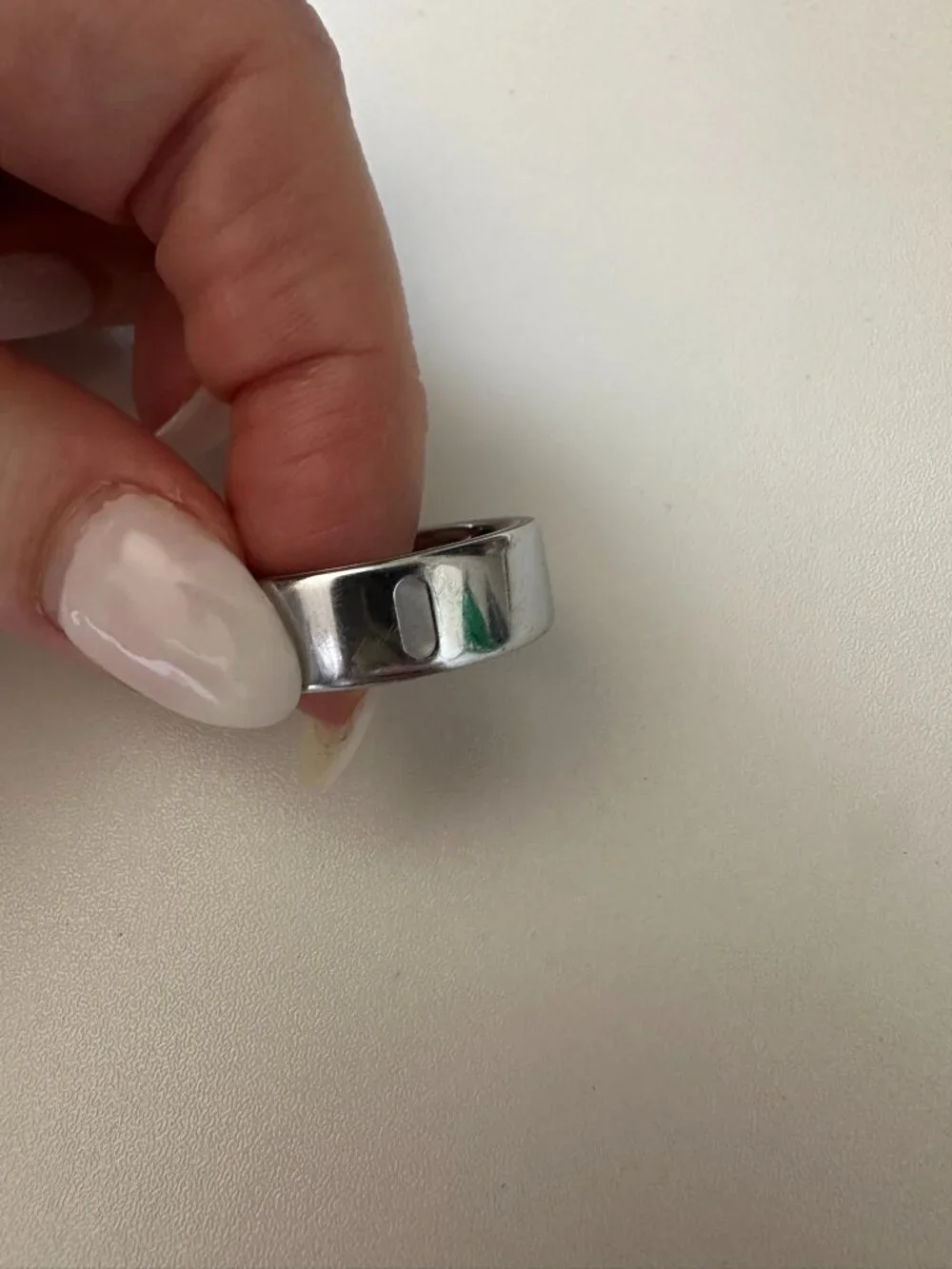 Oura Ring 4 with Box & Charger - Silver - Size 9